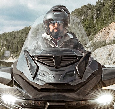 Adjustable vented windshield accessory for Can-Am On-Road vehicles