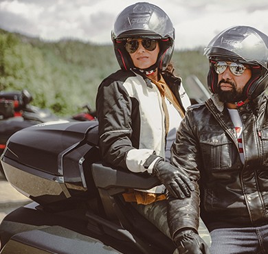 Passenger armrests accessory for Can-Am On-Road vehicles