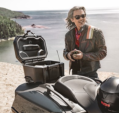 LinQ thermal box accessory for Can-Am On-Road vehicles